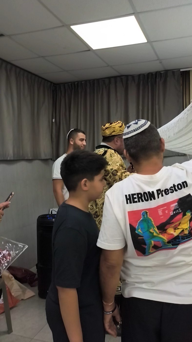 הרב אמיר עם המשפחה
